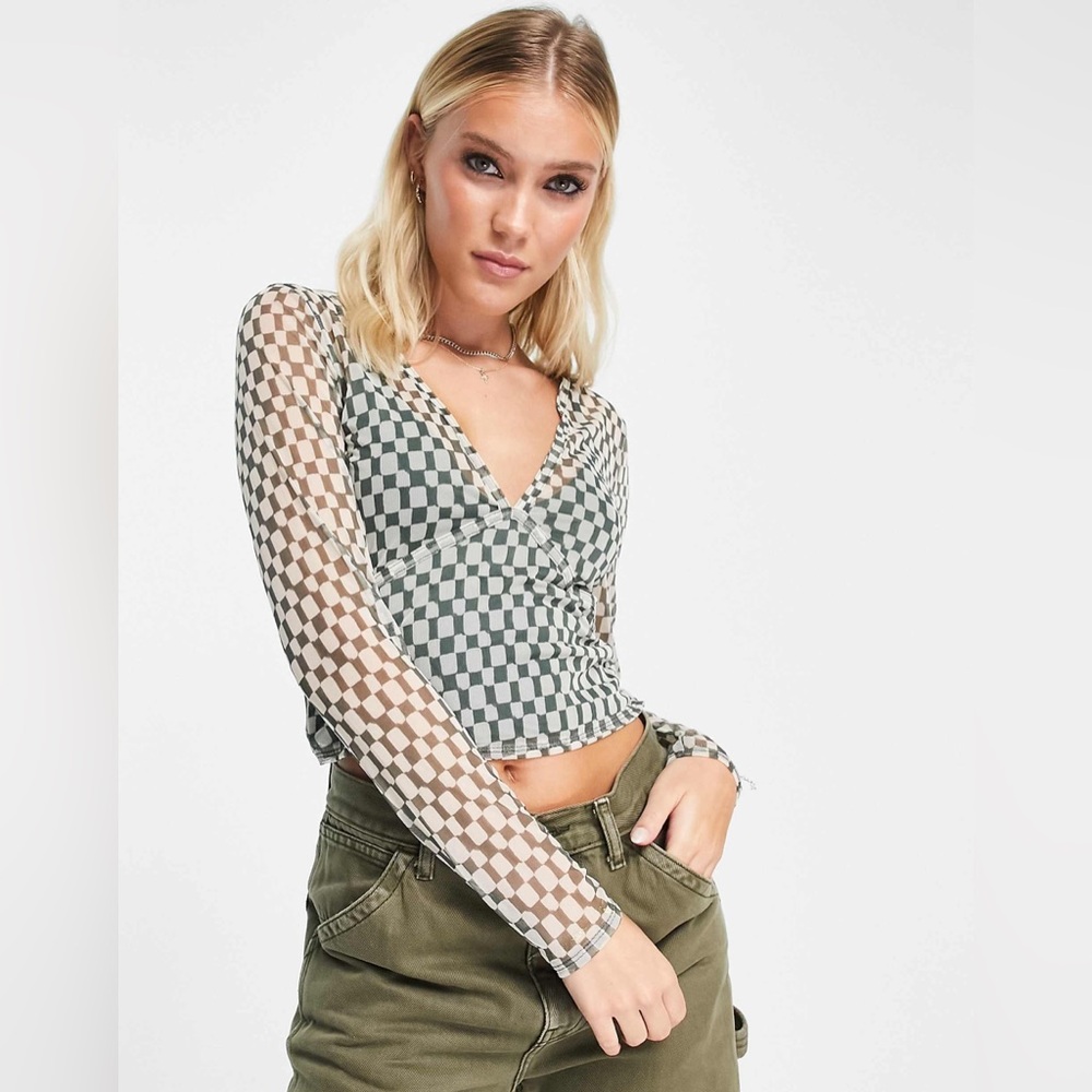 Abercrombie & Fitch Checkered Mesh Crop Top